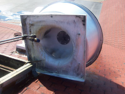 Cleaning the fan blades